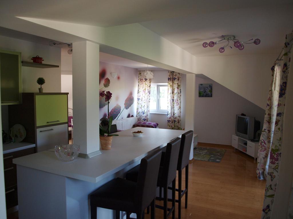 Appartement Kaj-Lux à Tuheljske Toplice Extérieur photo